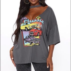 NWT cut out graphic tee !